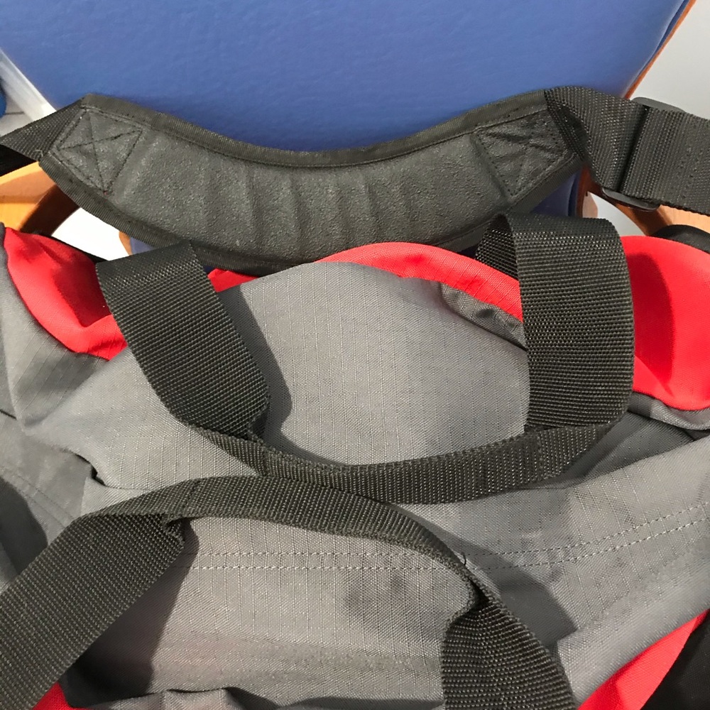 ๐HP๐ColumbiaSportswearCompany 24in gear bag - Picture 3 of 15